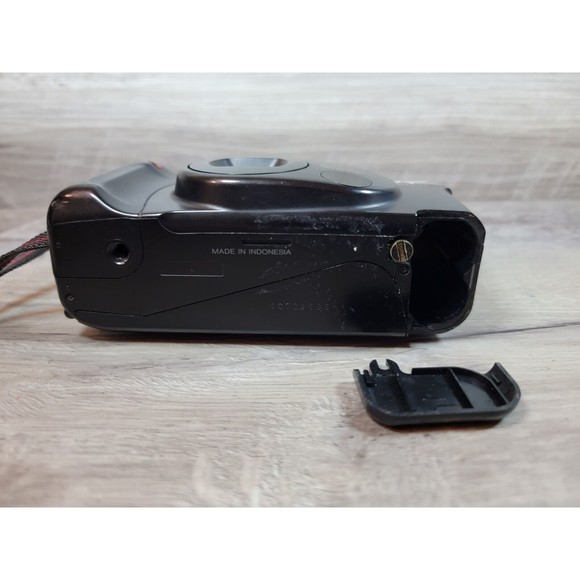 Fuji Discovery 400 Tele Handheld Multi Auto Focus 35/80mm Film Camera For Parts - Picture 6 of 6